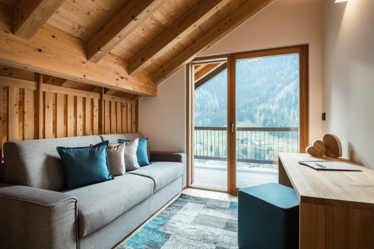 Les Dolomites Mountain Lodges San Martino in Badia Exterior foto