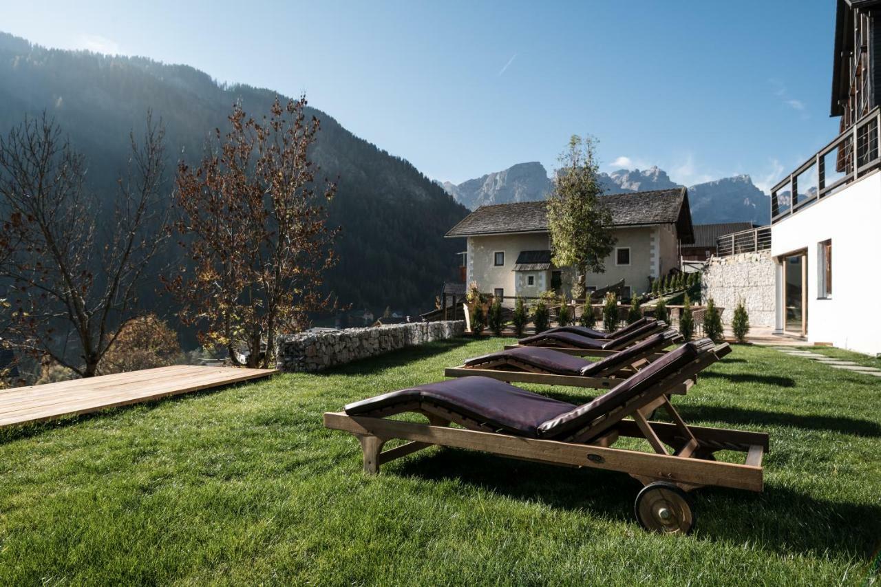 Les Dolomites Mountain Lodges San Martino in Badia Exterior foto